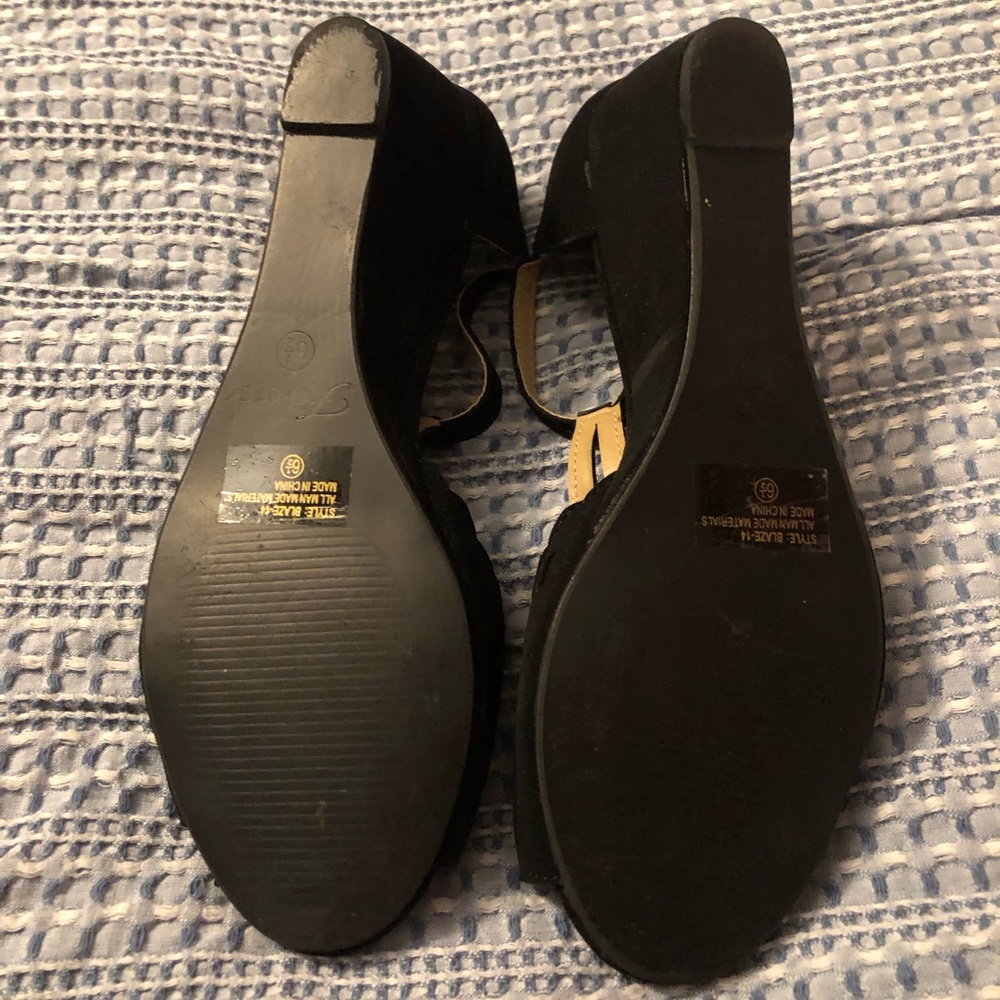 EUC Forever T-Strap Wedge Open Toe Sandal Style Blaze 14 2” Heel 6 1/2 - Picture 6 of 9